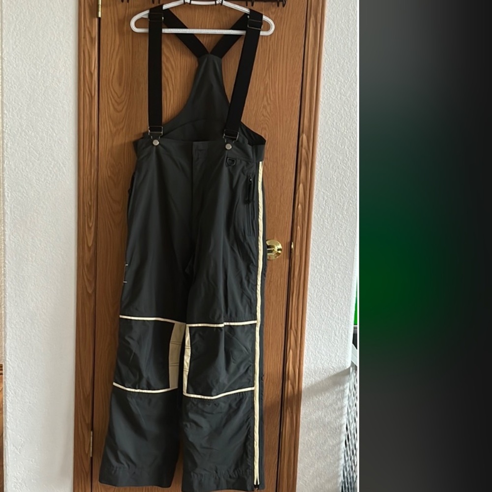 Men dungaree